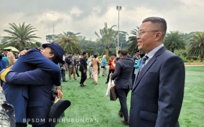 Informasikan ke forum atau grup alumni penerbangan dan militer.