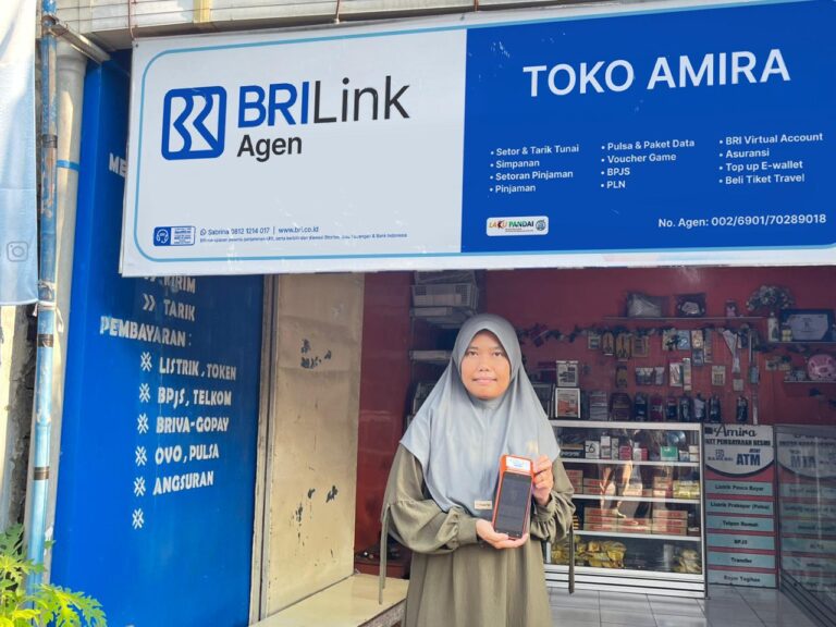 SATU DEKADE BERSAMA BRI! Dwi Astuti Kembangkan Usaha dan Layani Masyarakat Lewat BRILink Agen di Kediri